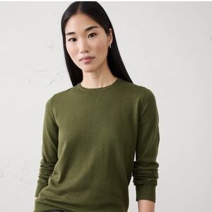 Banana Republic Forever Crew Olive Green Women's Sweater